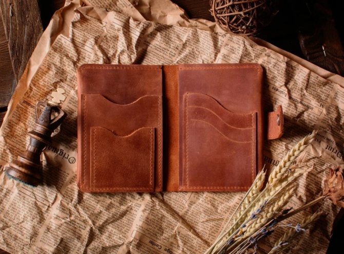 Портмоне из натуральной кожи